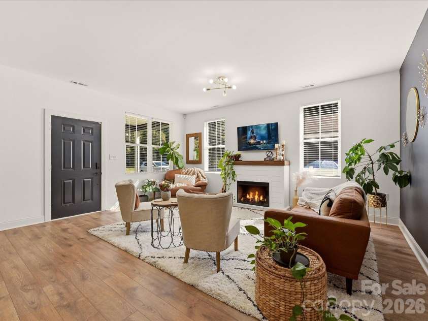 914 Flint Street Extension, Rock Hill, SC 29730.  MLS# CAR4432711, YatesRealty ID 55643. Open plan living room