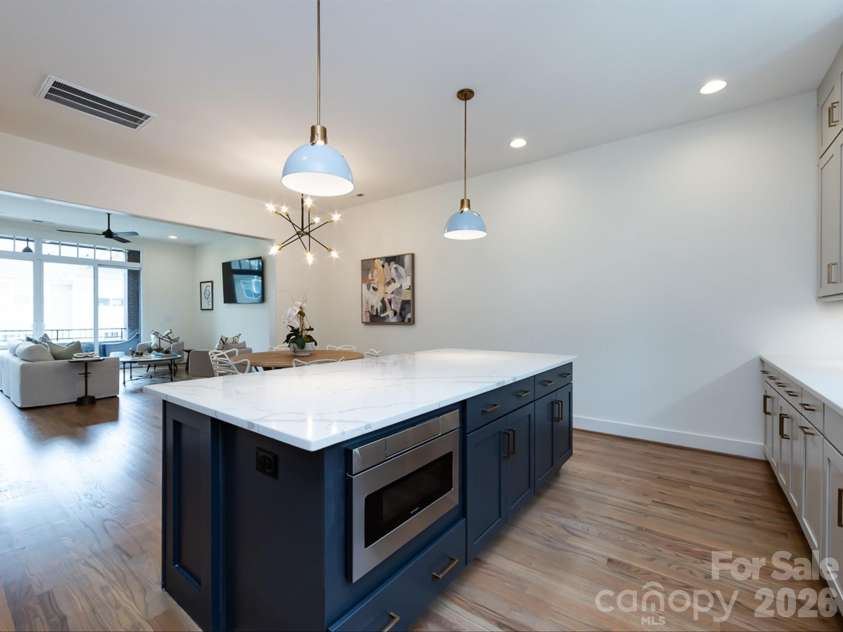 3022 Kalex Court, Charlotte, NC 28204.  MLS# CAR4432908, YatesRealty ID 55646. 