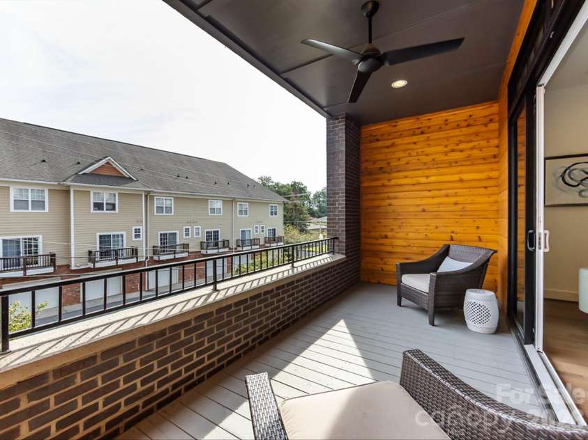 3022 Kalex Court, Charlotte, NC 28204.  MLS# CAR4432908, YatesRealty ID 55646. 