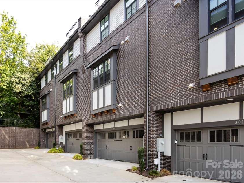3022 Kalex Court, Charlotte, NC 28204.  MLS# CAR4432908, YatesRealty ID 55646. 
