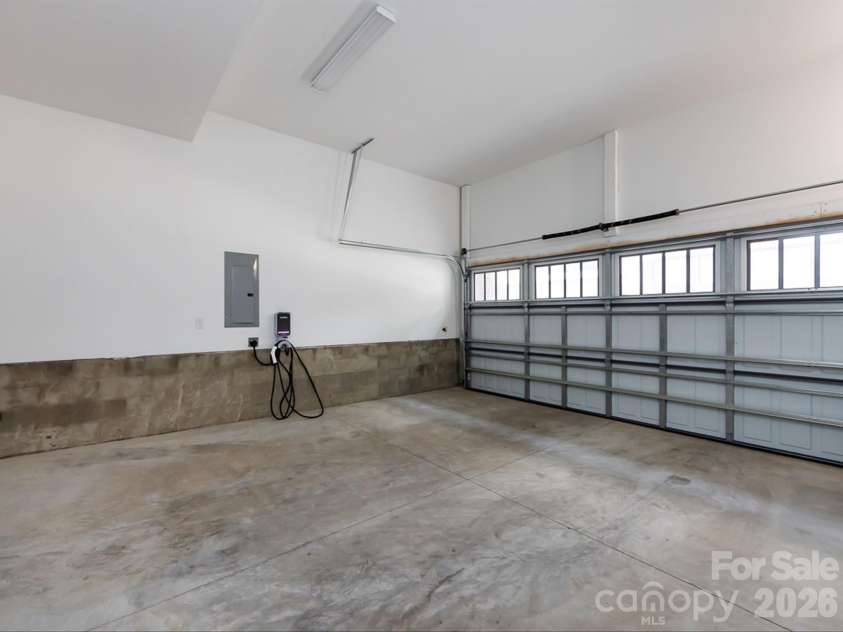 3022 Kalex Court, Charlotte, NC 28204.  MLS# CAR4432908, YatesRealty ID 55646. 