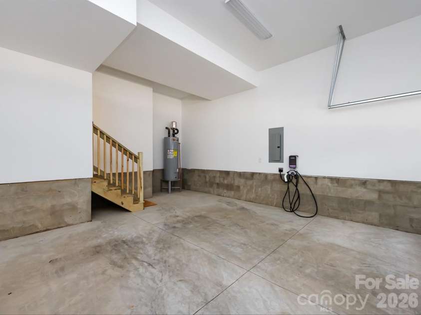 3022 Kalex Court, Charlotte, NC 28204.  MLS# CAR4432908, YatesRealty ID 55646. 