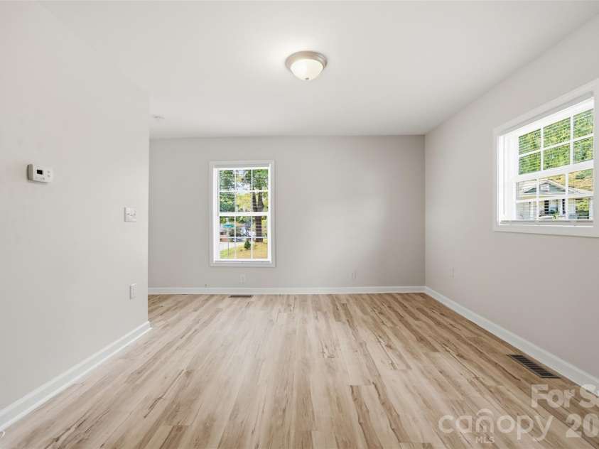 413 Pleasant Avenue, Kannapolis, NC 28081.  MLS# CAR4432895, YatesRealty ID 55647. Living Room