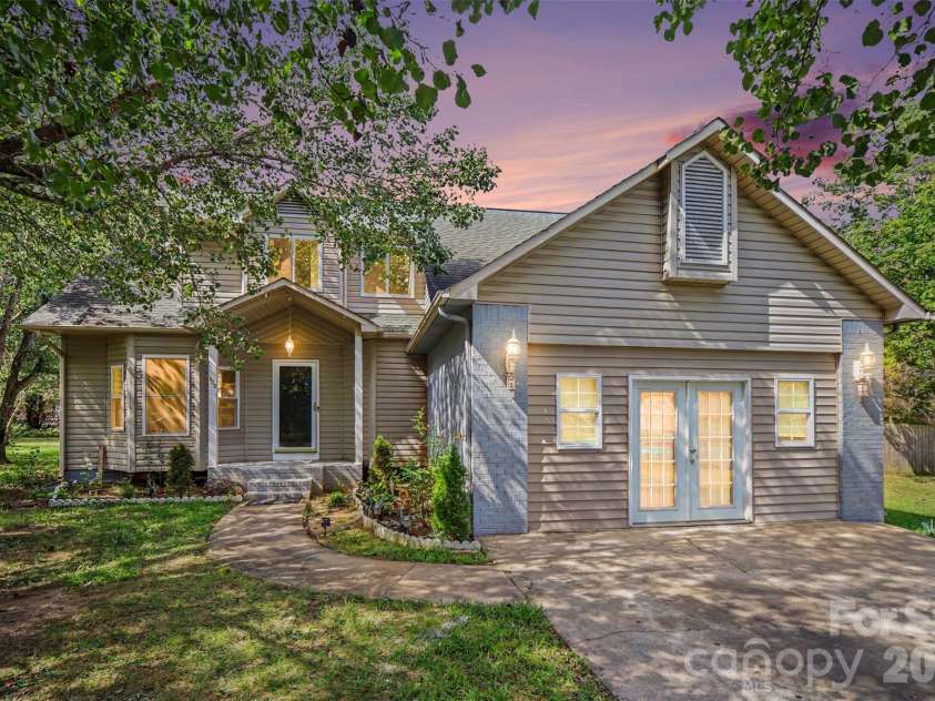 325 Briarcliff Road, Grover, NC 28073.  MLS# CAR4432603, YatesRealty ID 55648. 