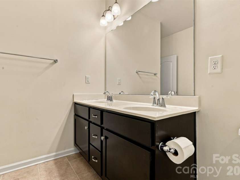 11709 Maher Lane, Huntersville, NC 28078.  MLS# CAR4432621, YatesRealty ID 55649. 