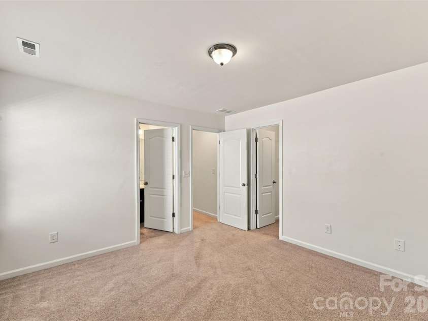 11709 Maher Lane, Huntersville, NC 28078.  MLS# CAR4432621, YatesRealty ID 55649. 
