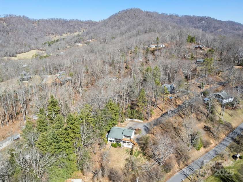 81 Sandow Lane, Waynesville, NC 28785.  MLS# CAR4233892, YatesRealty ID 5565. 