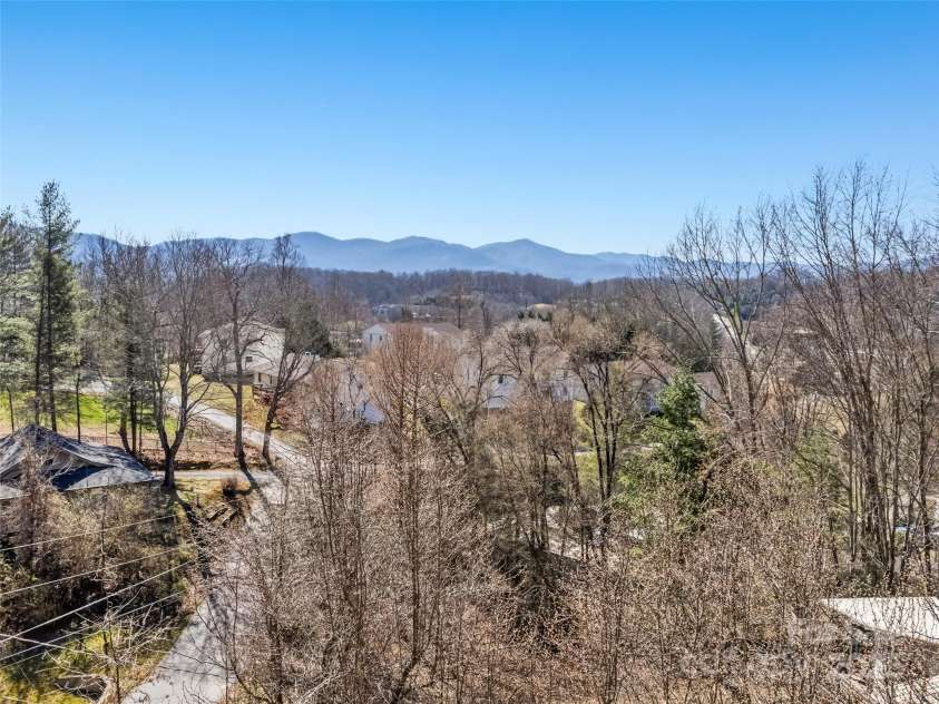 81 Sandow Lane, Waynesville, NC 28785.  MLS# CAR4233892, YatesRealty ID 5565. 