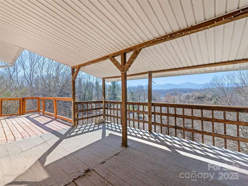 81 Sandow Lane, Waynesville, NC 28785.  MLS# CAR4233892, YatesRealty ID 5565. 