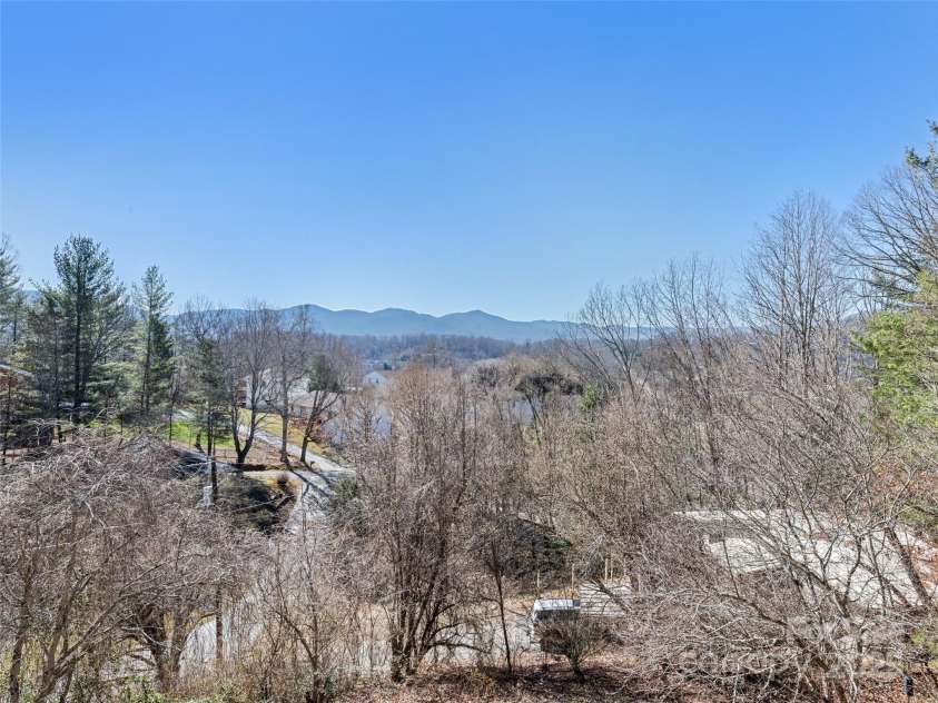 81 Sandow Lane, Waynesville, NC 28785.  MLS# CAR4233892, YatesRealty ID 5565. 