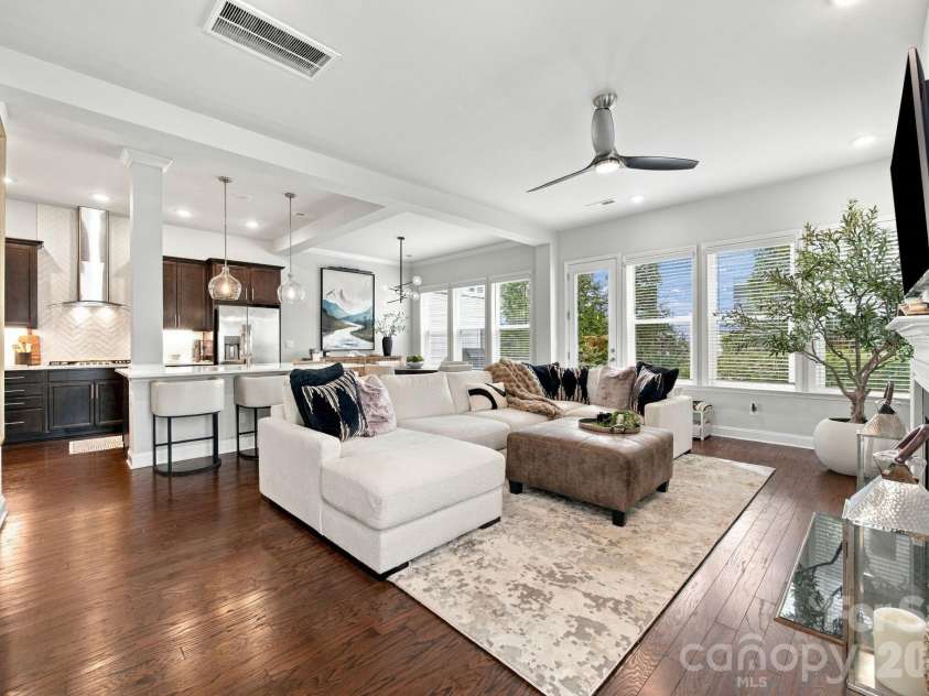9002 Boling Green Drive, Charlotte, NC 28277.  MLS# CAR4432719, YatesRealty ID 55650. 