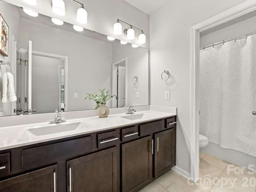 9002 Boling Green Drive, Charlotte, NC 28277.  MLS# CAR4432719, YatesRealty ID 55650. 