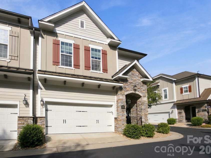 9002 Boling Green Drive, Charlotte, NC 28277.  MLS# CAR4432719, YatesRealty ID 55650. 
