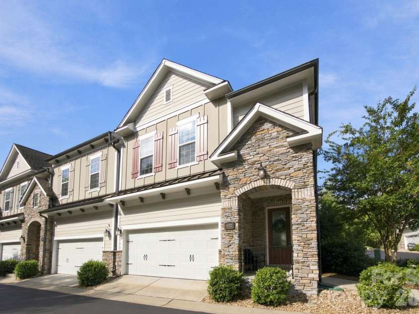 9002 Boling Green Drive, Charlotte, NC 28277.  MLS# CAR4432719, YatesRealty ID 55650. 