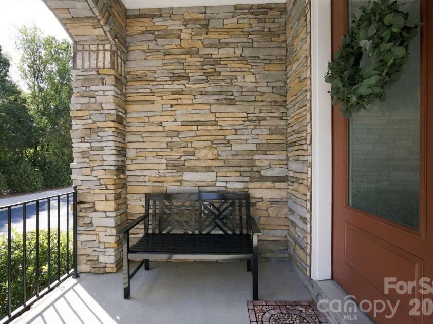 9002 Boling Green Drive, Charlotte, NC 28277.  MLS# CAR4432719, YatesRealty ID 55650. 