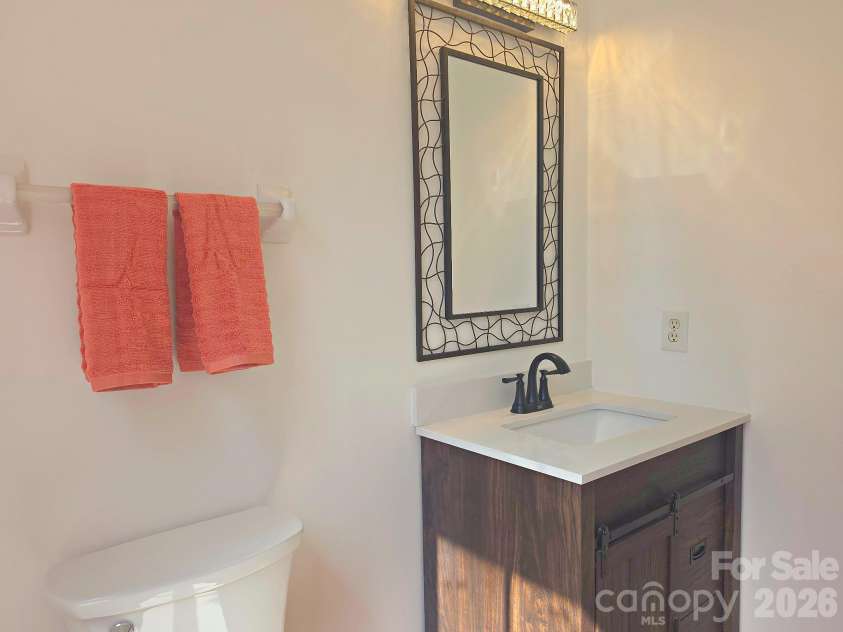 5708 Falls Ridge Lane, Charlotte, NC 28269.  MLS# CAR4432881, YatesRealty ID 55652. 
