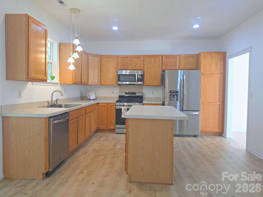 5708 Falls Ridge Lane, Charlotte, NC 28269.  MLS# CAR4432881, YatesRealty ID 55652. 