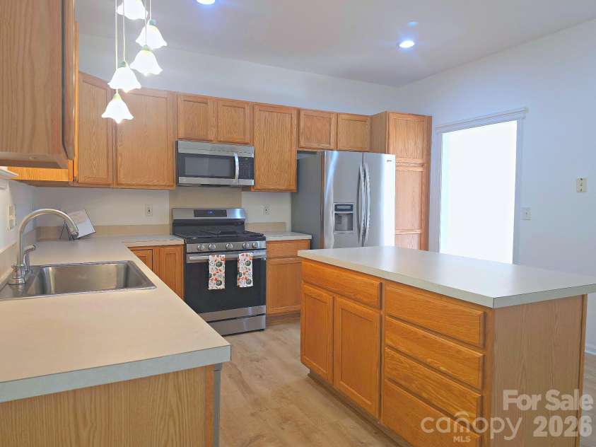 5708 Falls Ridge Lane, Charlotte, NC 28269.  MLS# CAR4432881, YatesRealty ID 55652. 