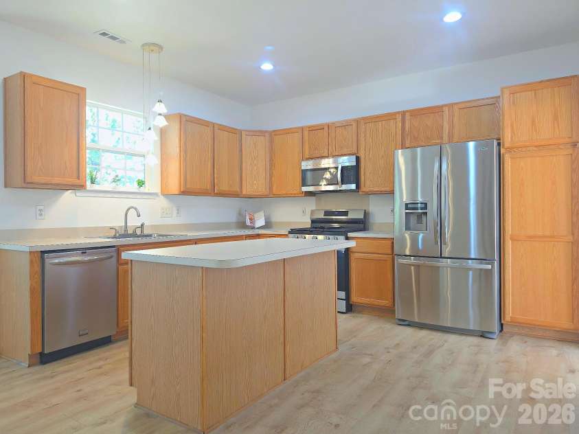 5708 Falls Ridge Lane, Charlotte, NC 28269.  MLS# CAR4432881, YatesRealty ID 55652. 