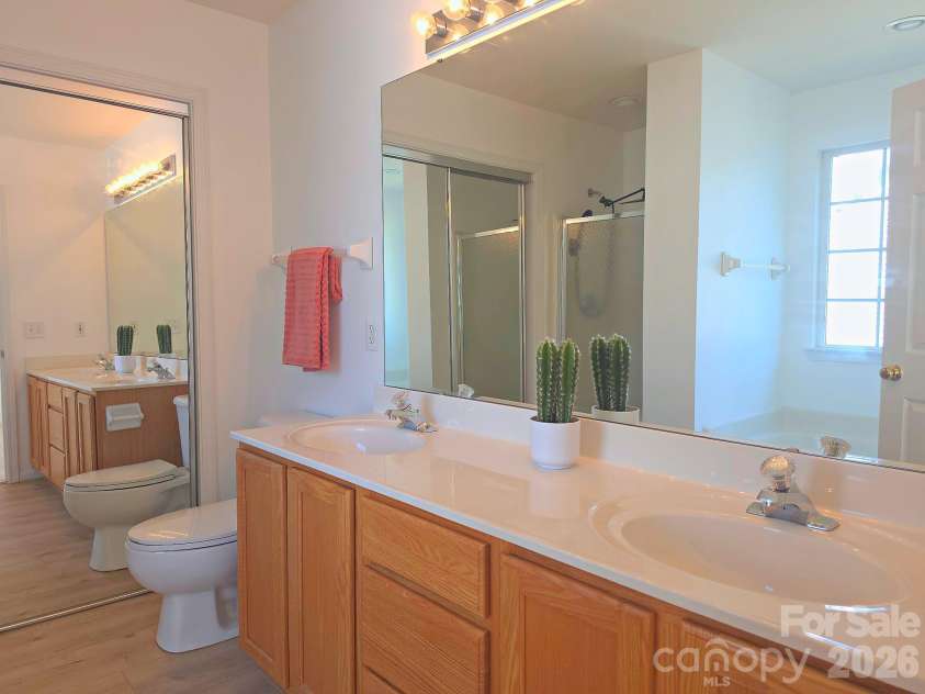 5708 Falls Ridge Lane, Charlotte, NC 28269.  MLS# CAR4432881, YatesRealty ID 55652. 