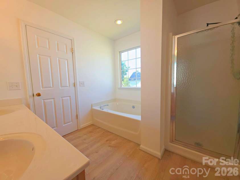 5708 Falls Ridge Lane, Charlotte, NC 28269.  MLS# CAR4432881, YatesRealty ID 55652. 