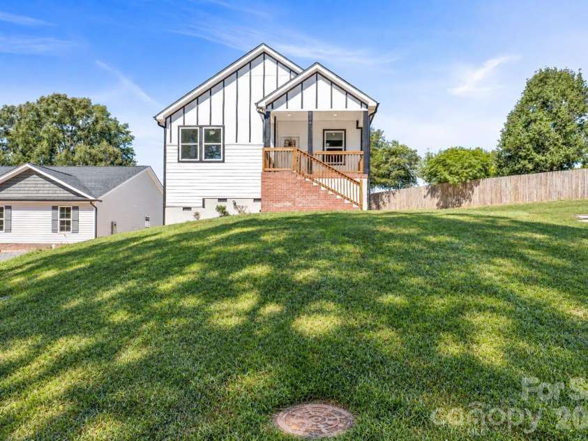 804 Evergreen Avenue, Kannapolis, NC 28081.  MLS# CAR4432600, YatesRealty ID 55654. 