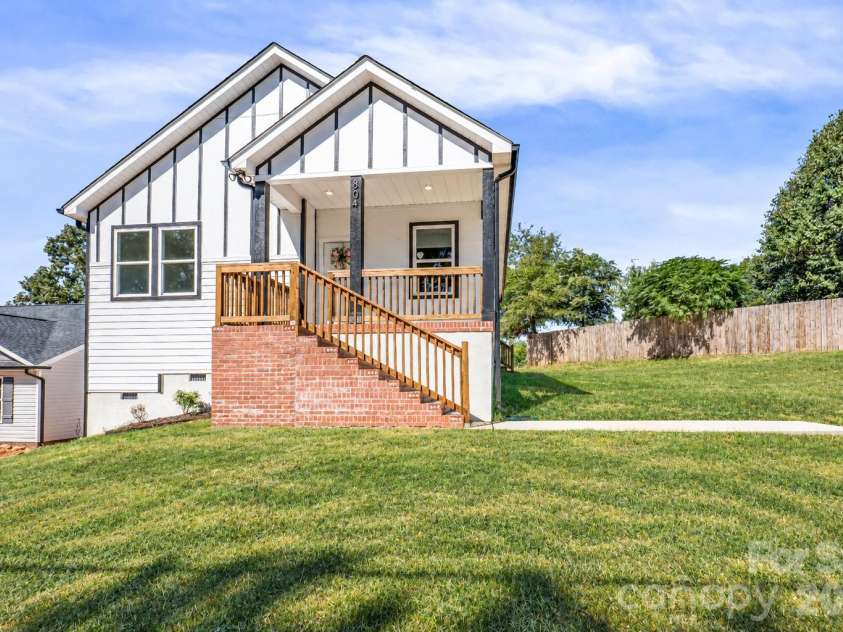 804 Evergreen Avenue, Kannapolis, NC 28081.  MLS# CAR4432600, YatesRealty ID 55654. 