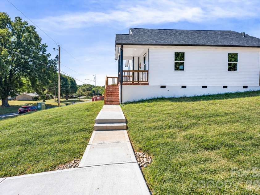 804 Evergreen Avenue, Kannapolis, NC 28081.  MLS# CAR4432600, YatesRealty ID 55654. 