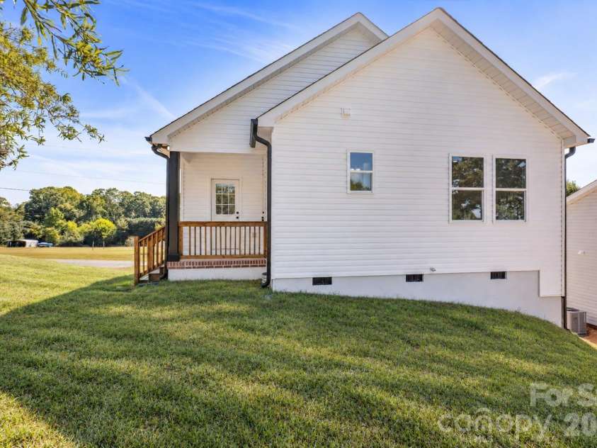 804 Evergreen Avenue, Kannapolis, NC 28081.  MLS# CAR4432600, YatesRealty ID 55654. 