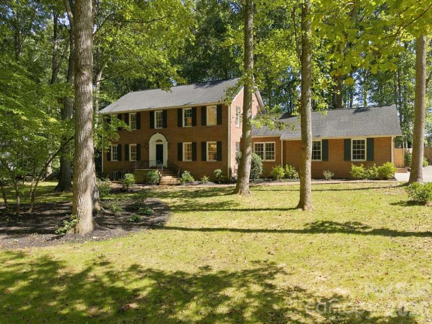 321 Camelot Drive, Salisbury, NC 28144.  MLS# CAR4432322, YatesRealty ID 55657. 