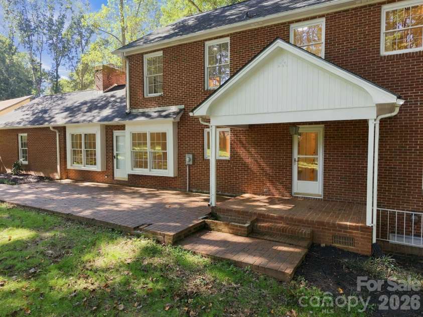 321 Camelot Drive, Salisbury, NC 28144.  MLS# CAR4432322, YatesRealty ID 55657. 