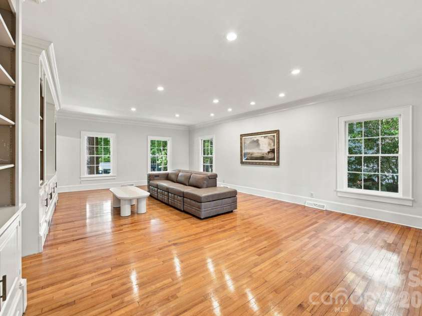 321 Camelot Drive, Salisbury, NC 28144.  MLS# CAR4432322, YatesRealty ID 55657. 