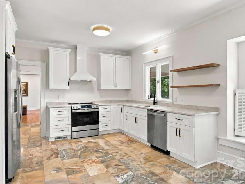 321 Camelot Drive, Salisbury, NC 28144.  MLS# CAR4432322, YatesRealty ID 55657. 