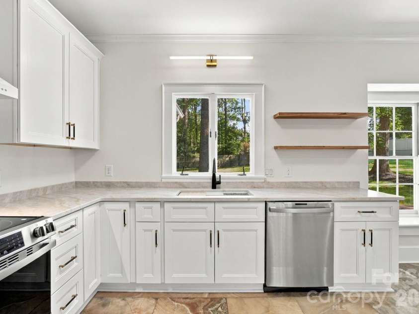321 Camelot Drive, Salisbury, NC 28144.  MLS# CAR4432322, YatesRealty ID 55657. 