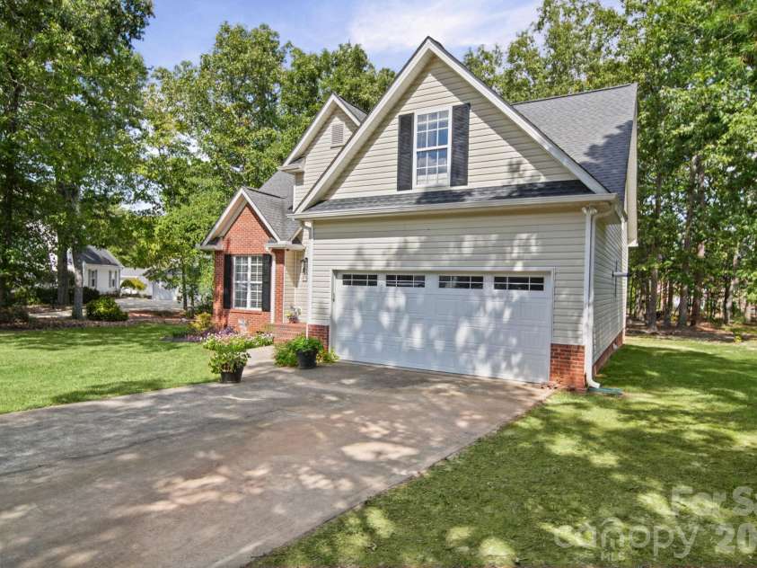 3070 Beech Court, Indian Trail, NC 28079.  MLS# CAR4432299, YatesRealty ID 55658. 