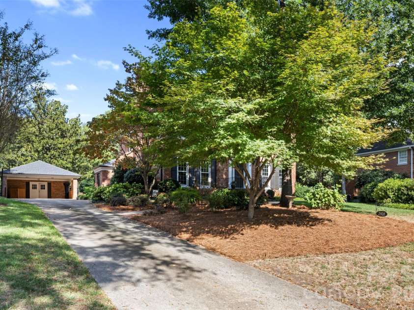 2920 Wickersham Road, Charlotte, NC 28211.  MLS# CAR4432477, YatesRealty ID 55659. 