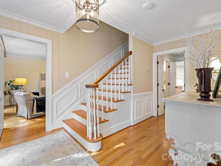 2920 Wickersham Road, Charlotte, NC 28211.  MLS# CAR4432477, YatesRealty ID 55659. 
