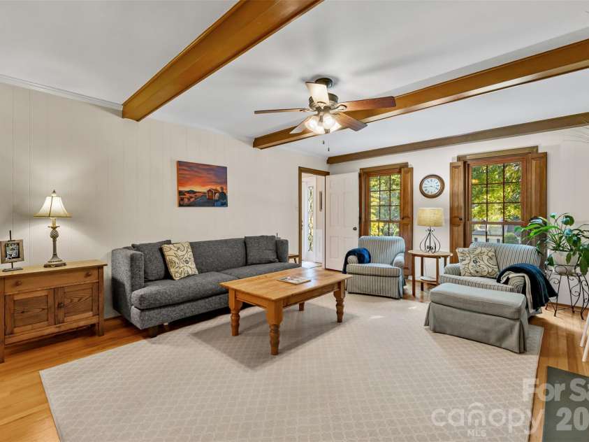 2920 Wickersham Road, Charlotte, NC 28211.  MLS# CAR4432477, YatesRealty ID 55659. 