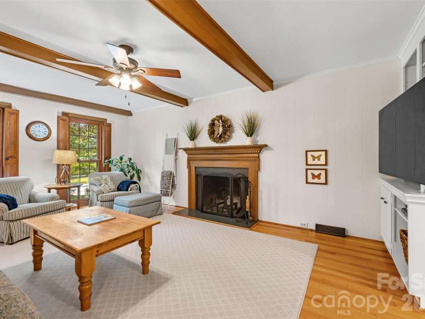 2920 Wickersham Road, Charlotte, NC 28211.  MLS# CAR4432477, YatesRealty ID 55659. 