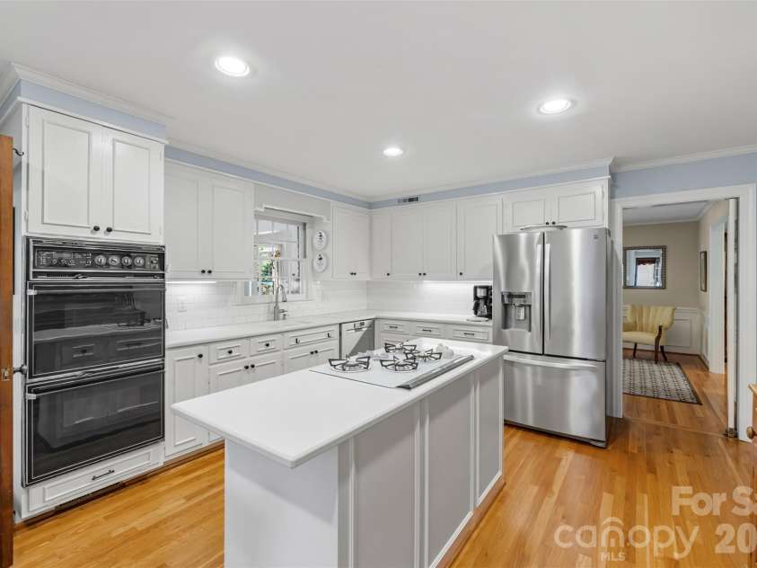 2920 Wickersham Road, Charlotte, NC 28211.  MLS# CAR4432477, YatesRealty ID 55659. 