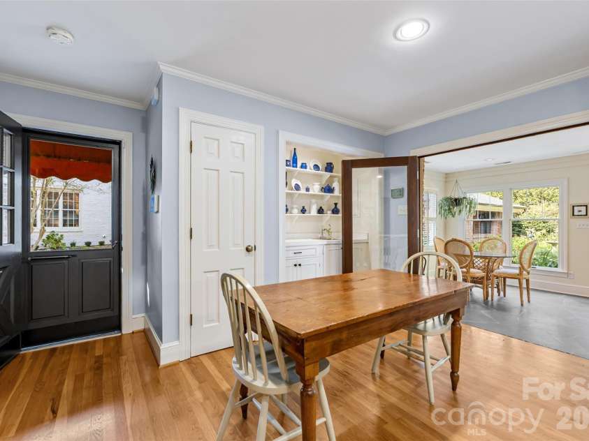 2920 Wickersham Road, Charlotte, NC 28211.  MLS# CAR4432477, YatesRealty ID 55659. 