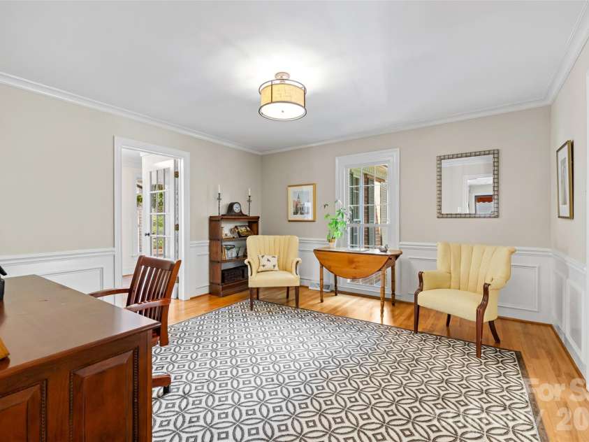 2920 Wickersham Road, Charlotte, NC 28211.  MLS# CAR4432477, YatesRealty ID 55659. 