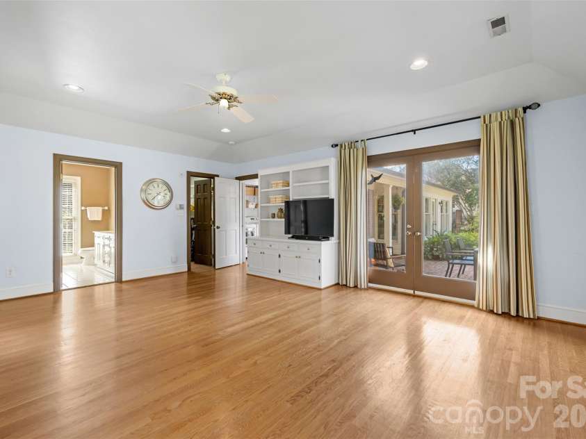 2920 Wickersham Road, Charlotte, NC 28211.  MLS# CAR4432477, YatesRealty ID 55659. 