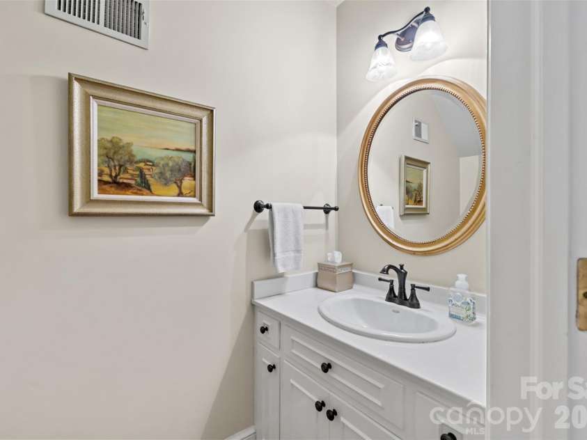 2920 Wickersham Road, Charlotte, NC 28211.  MLS# CAR4432477, YatesRealty ID 55659. 