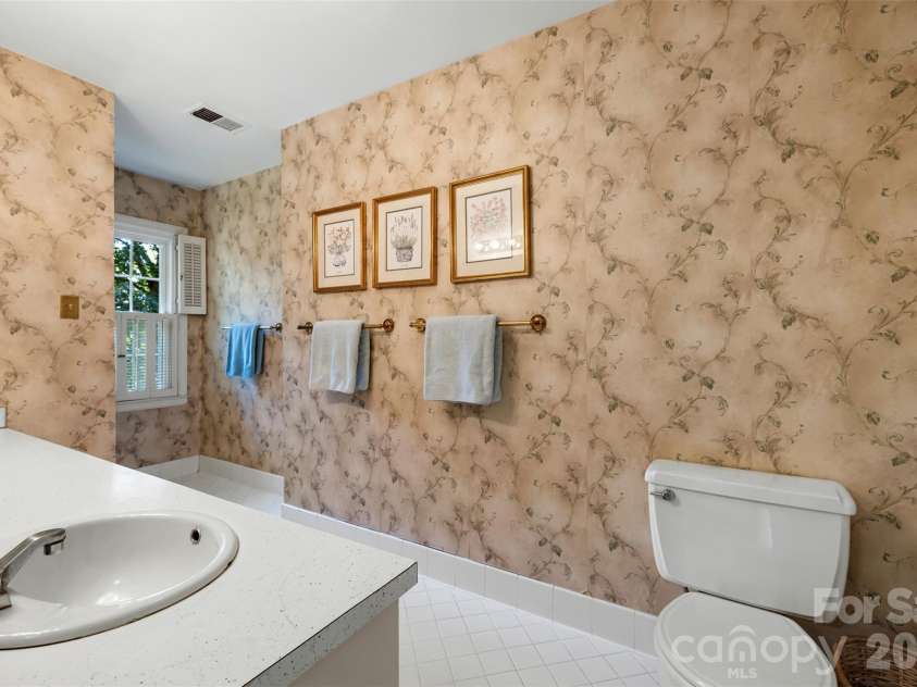 2920 Wickersham Road, Charlotte, NC 28211.  MLS# CAR4432477, YatesRealty ID 55659. 