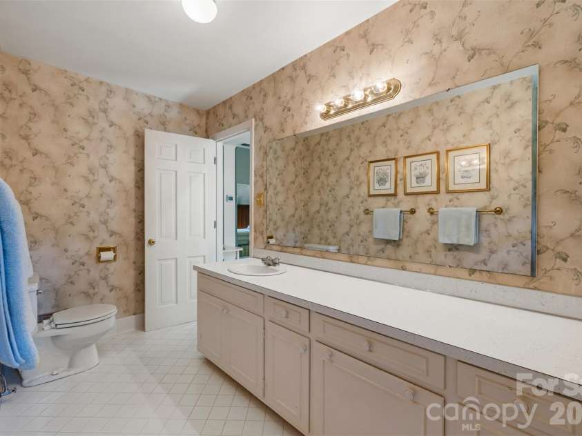 2920 Wickersham Road, Charlotte, NC 28211.  MLS# CAR4432477, YatesRealty ID 55659. 