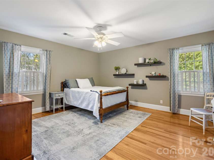 2920 Wickersham Road, Charlotte, NC 28211.  MLS# CAR4432477, YatesRealty ID 55659. 