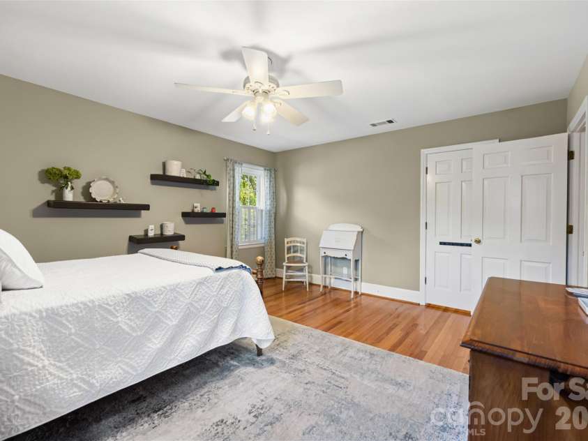 2920 Wickersham Road, Charlotte, NC 28211.  MLS# CAR4432477, YatesRealty ID 55659. 