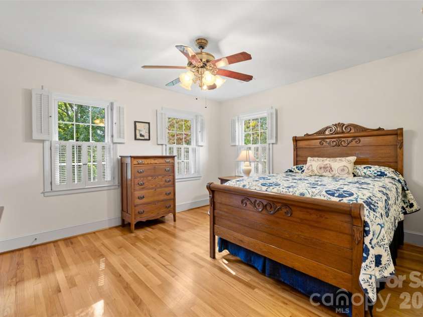 2920 Wickersham Road, Charlotte, NC 28211.  MLS# CAR4432477, YatesRealty ID 55659. 