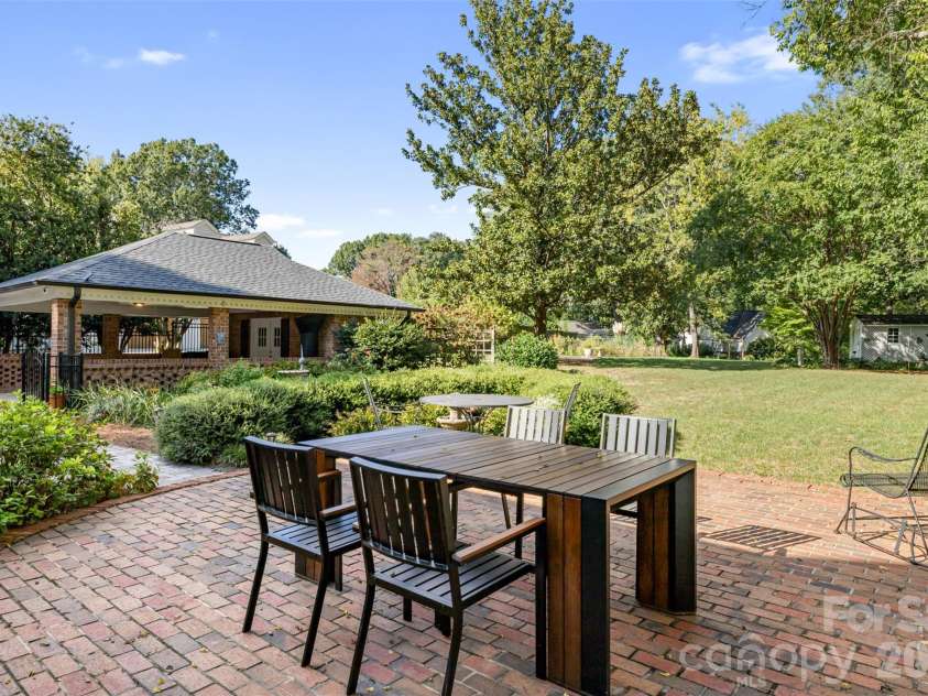 2920 Wickersham Road, Charlotte, NC 28211.  MLS# CAR4432477, YatesRealty ID 55659. 
